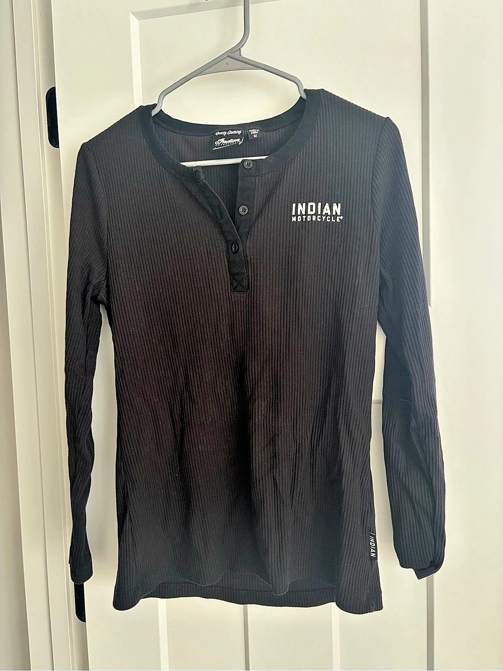 Indian Motorcycle Long Sleeve Henley in Black Size Medium Like New